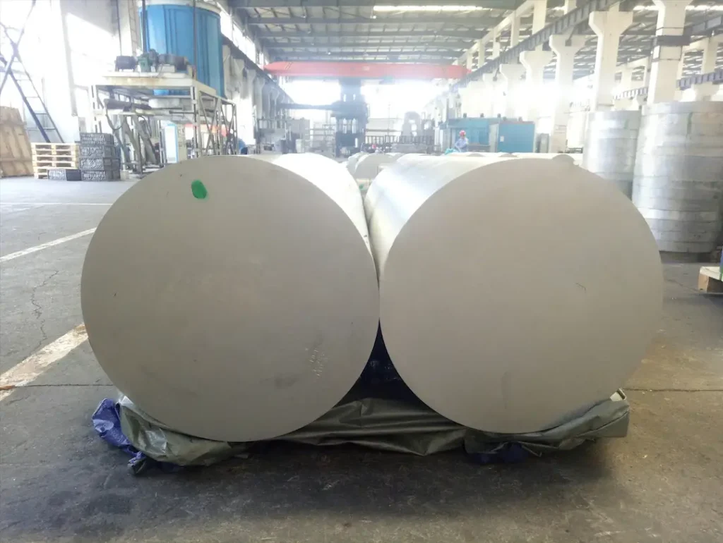 Large OD 2500 mm aluminum forged bar on the forging press floor in China